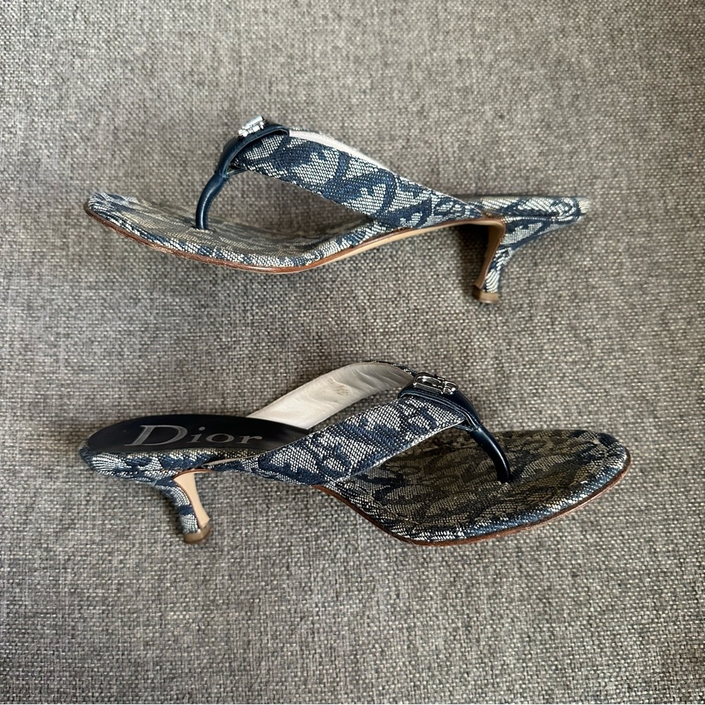 Vintage Dior monogram thong heels - Picture 6 of 8